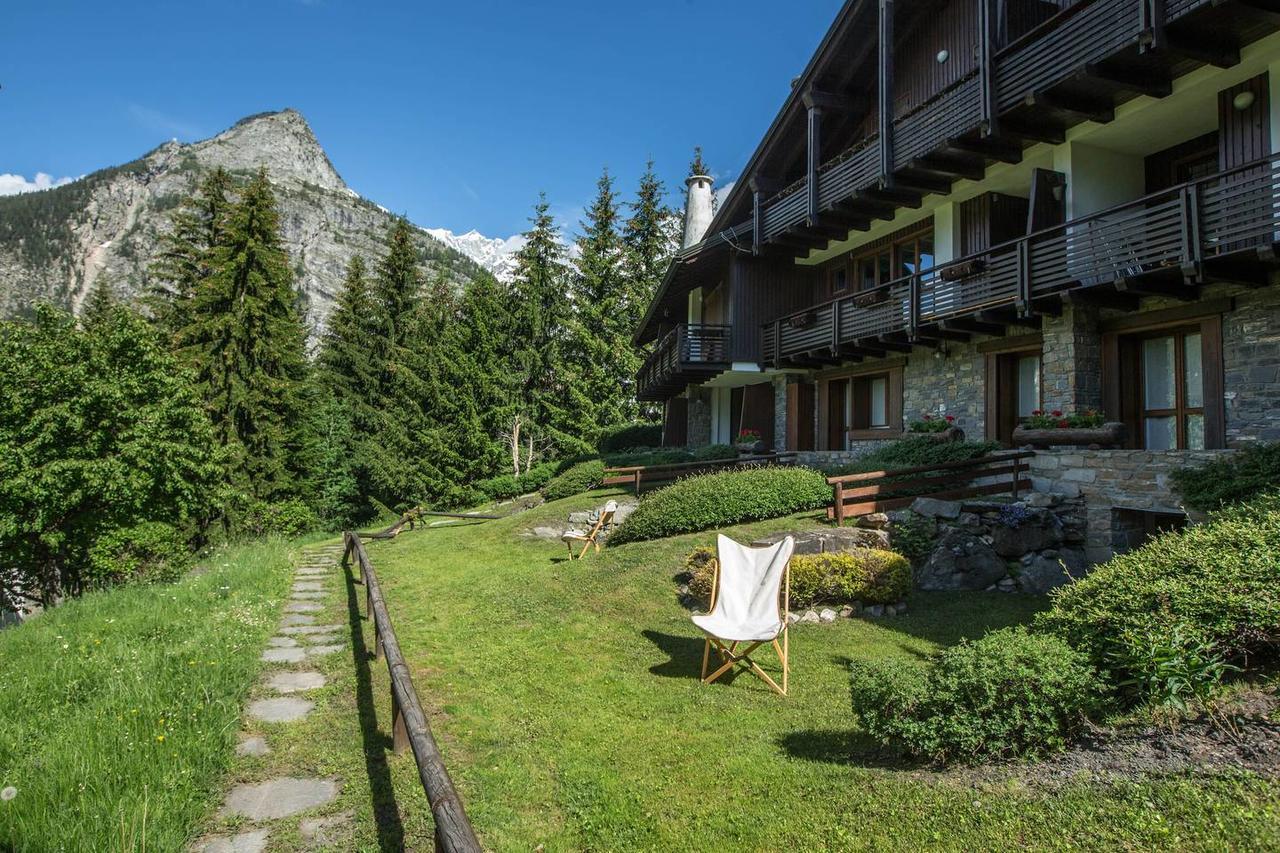 Joivy Superb Apartments For 6 With Mountain View And Garden In Курмайор Екстер'єр фото